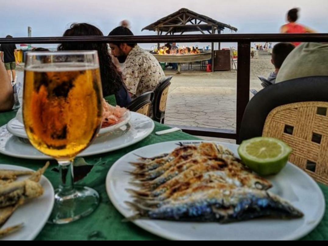 Céntrico ático junto al mar Rincón de la Victoria Exterior foto